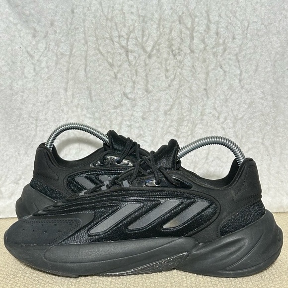 Adidas Originals Mens Ozelia Core Black Carbon Training Sneakers Shoes SZ US 7 - Picture 7 of 11